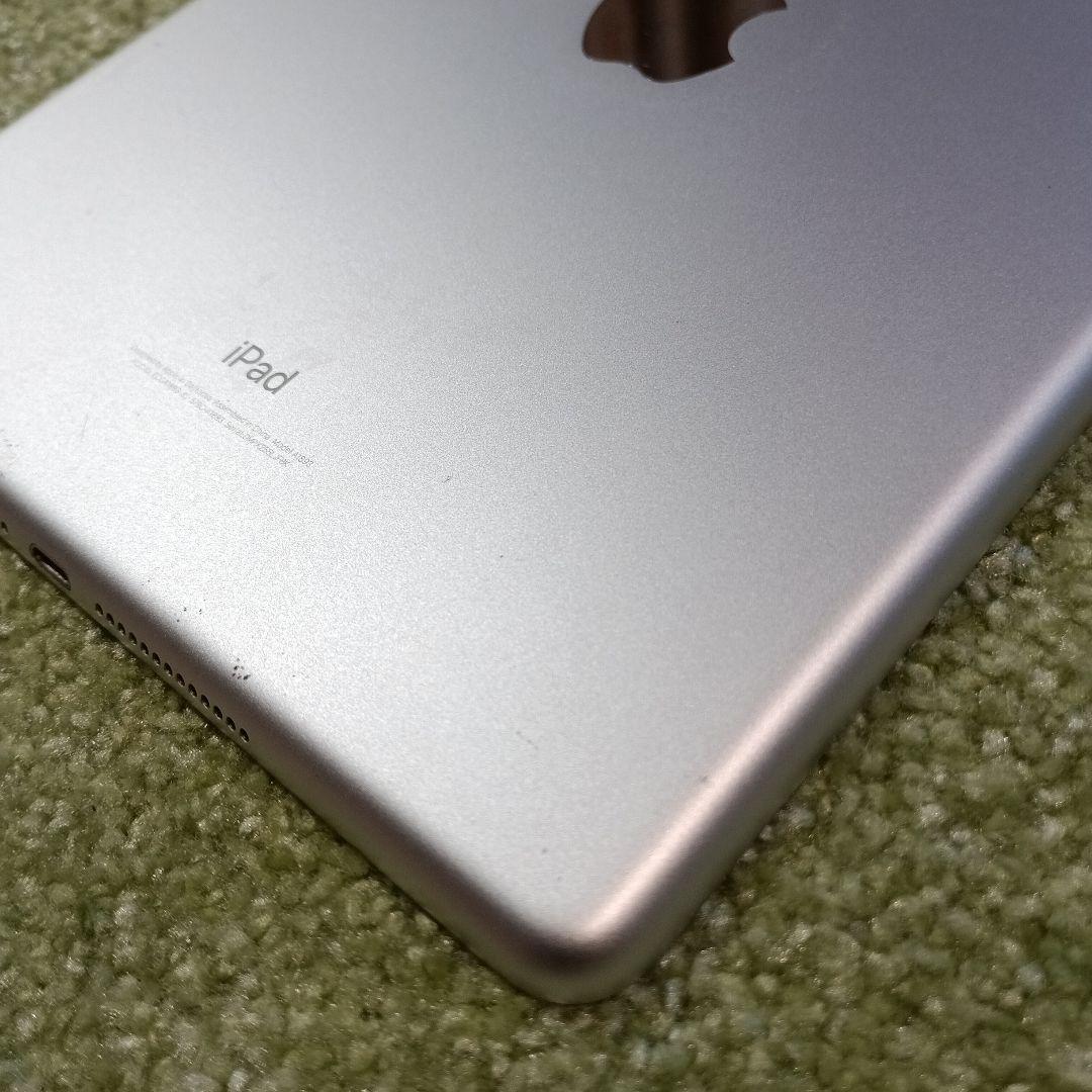 iPad 第6世代　32GB