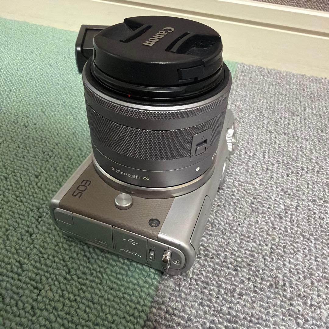 Canon EOS M100 シルバー 15-45mm レンズ付き