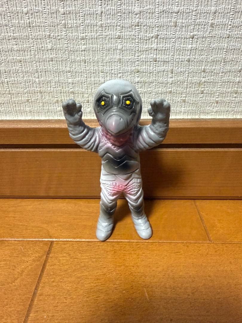 ベアモデル　ガッツ星人　ミニソフビ　ヘッダー付き