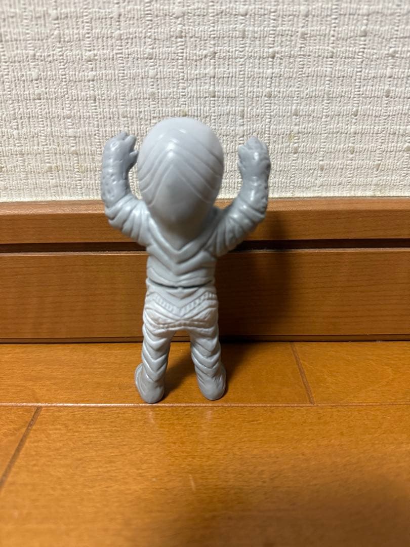 ベアモデル　ガッツ星人　ミニソフビ　ヘッダー付き