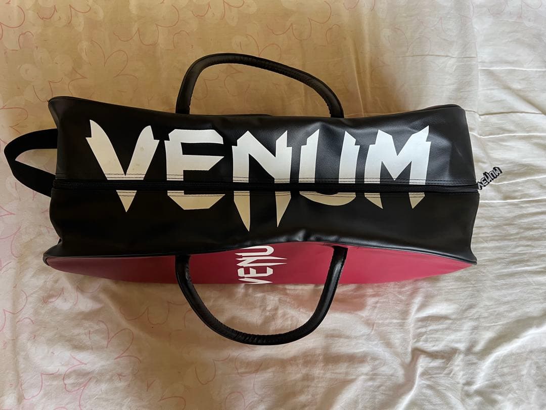 VENUM ダッフルバッグ 赤/黒