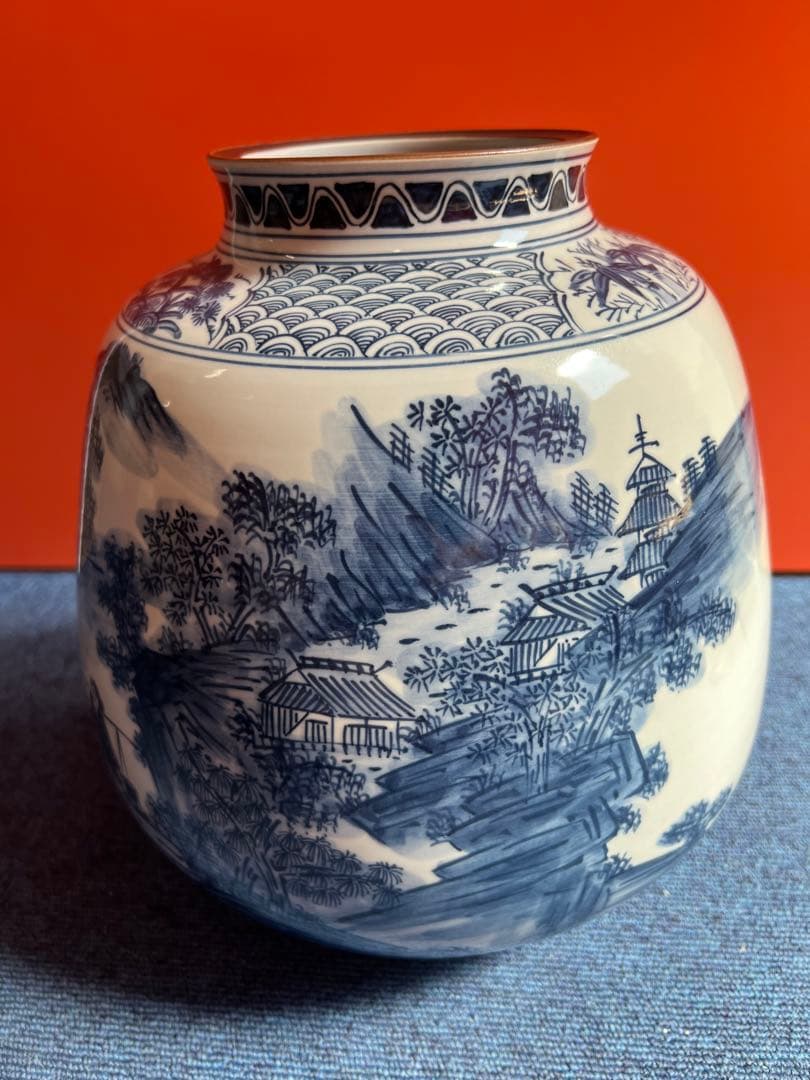 877 珍品　希少　九谷万象　山水人物図案染付花瓶