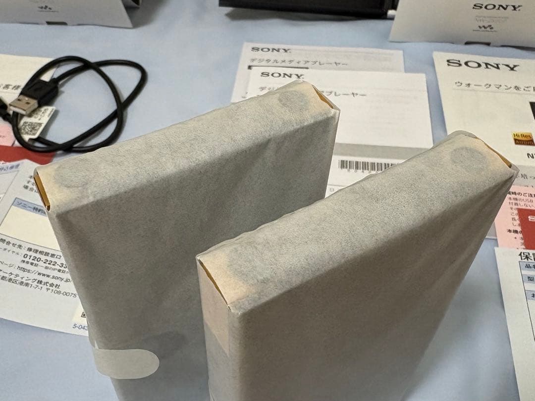 2台ぼっちざろっくウォークマンSONY ZX707BTR 電源未投入 (特典付)