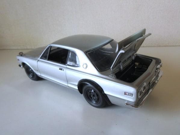 特価 京商 (1/18) 日産 スカイライン GT-R(KPGC10)