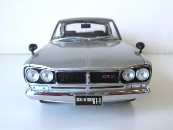 特価 京商 (1/18) 日産 スカイライン GT-R(KPGC10)