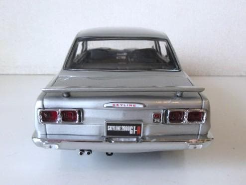 特価 京商 (1/18) 日産 スカイライン GT-R(KPGC10)