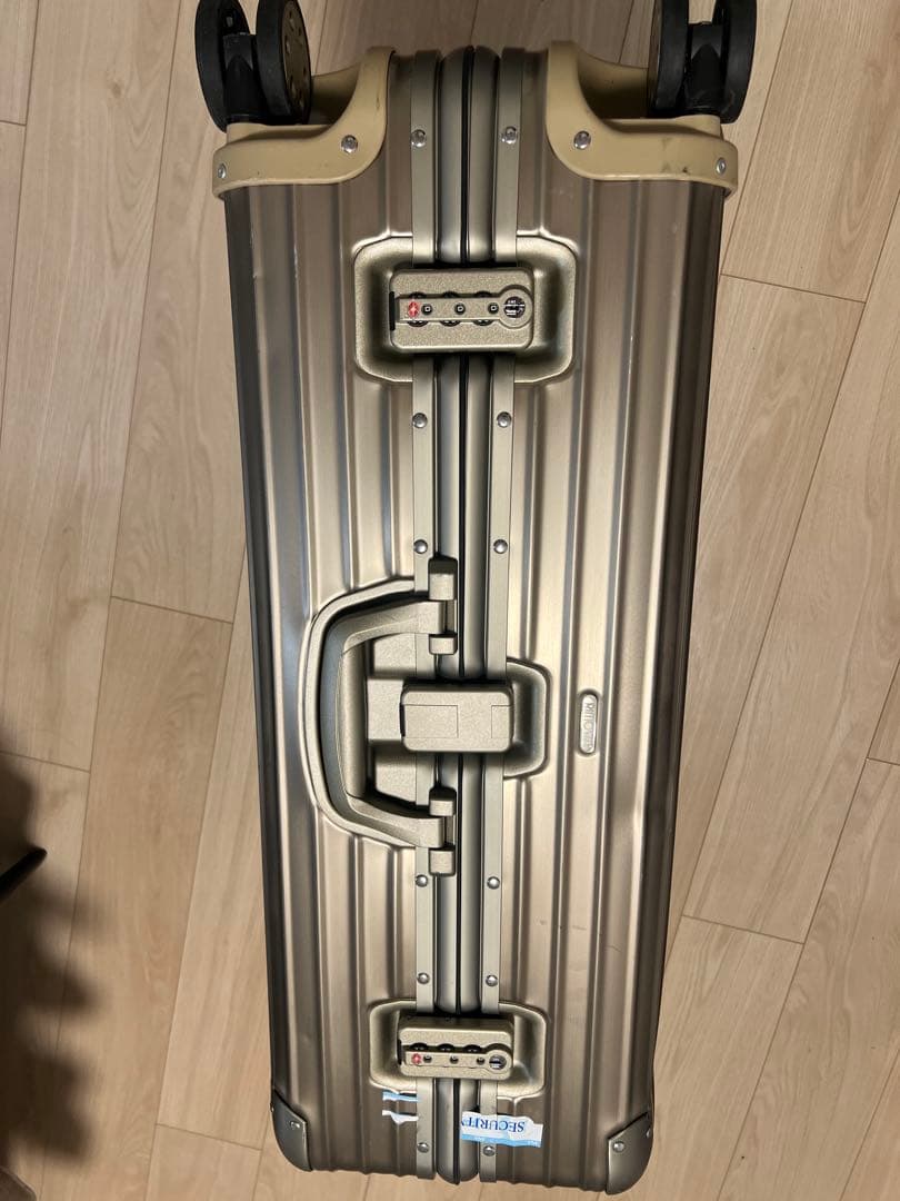 リモワ　トパーズ　ゴールド　82L