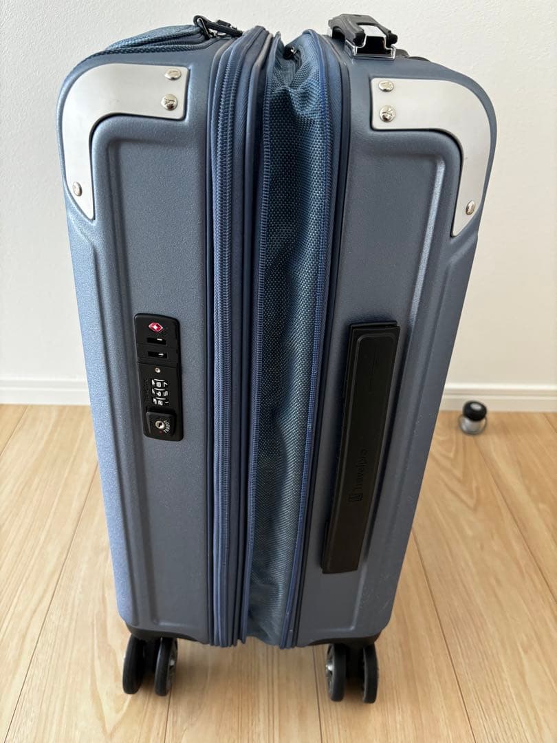 バッグ Travelpro PlatinumEliteHardside Carry-On