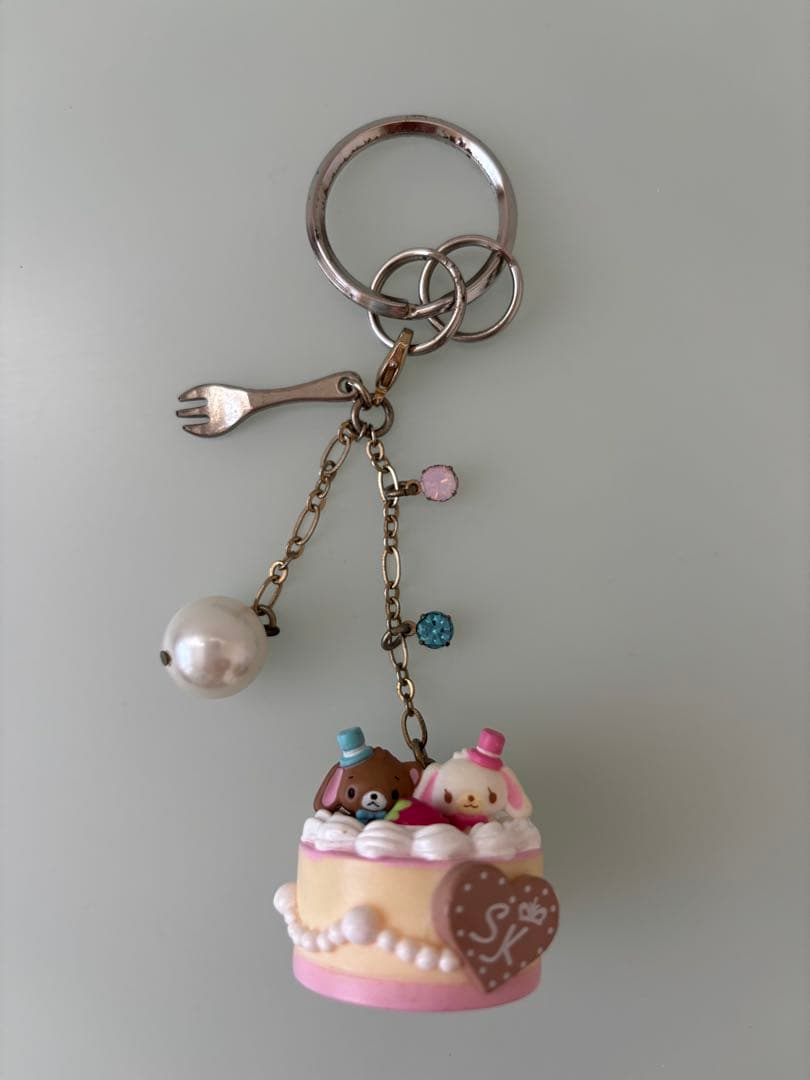 シュガーバニーズ　キーホルダー　ケーキ