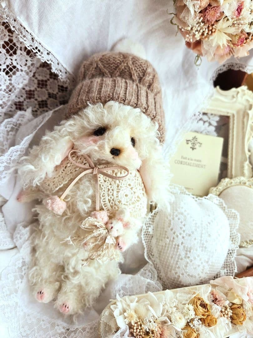ミルク色のトイプードルちゃん毛糸のお帽子&ストールおめかしstyle テディベア