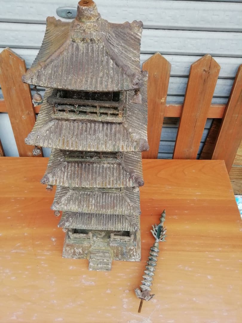 五重塔　旧家の庭園　年代物