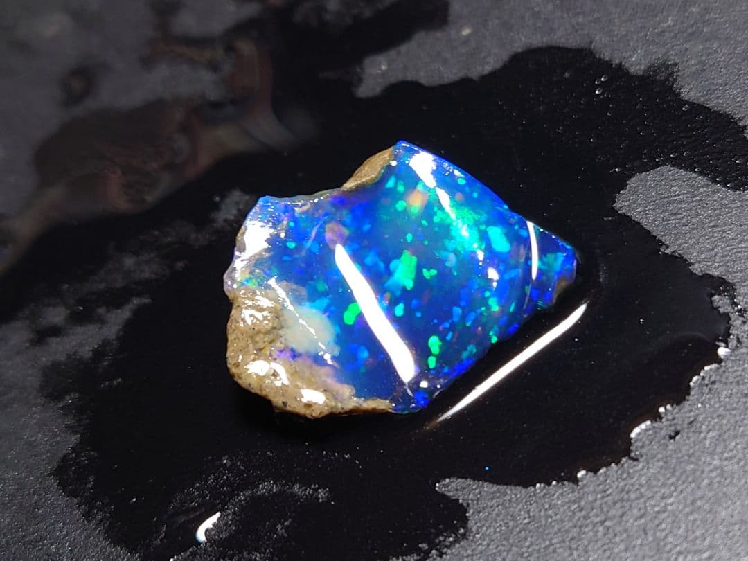 エチオピアウェロ産　チョーク　オパール　　原石　鉱物標本　星空のような