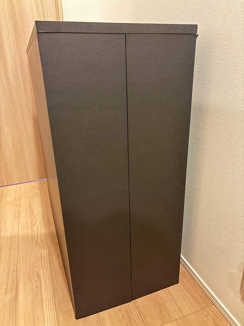 組み立てダンボールの展示台(マット黒)