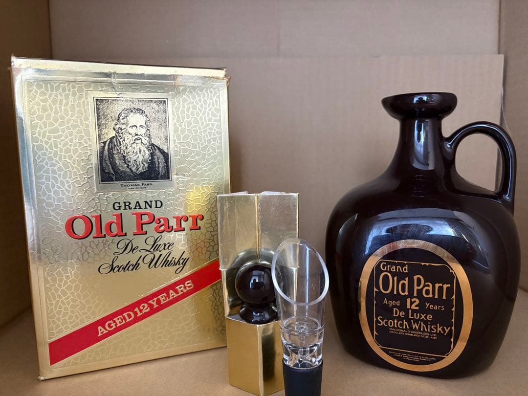 サントリーグランドオールドパー１２年陶器　箱入り