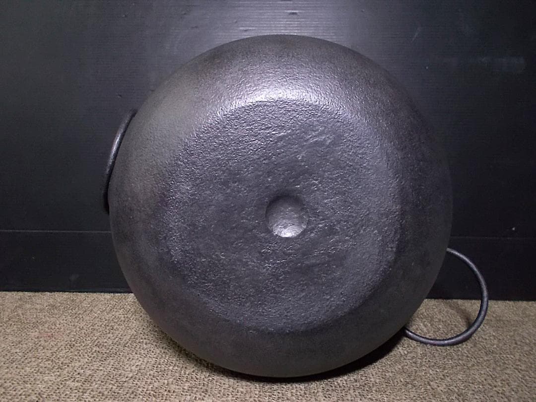 茶道具 置炉セット 釜師/佐藤浄清 霰鹿地紋茶釜 釜環 未使用五徳 送料込み