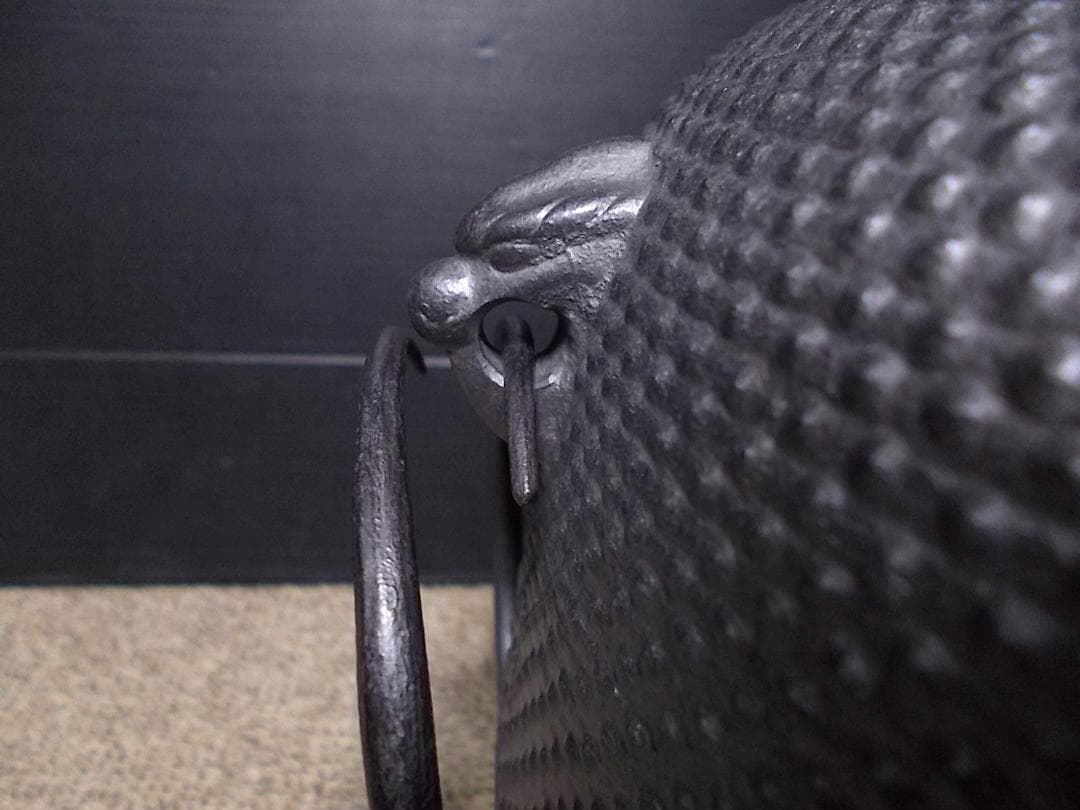 茶道具 置炉セット 釜師/佐藤浄清 霰鹿地紋茶釜 釜環 未使用五徳 送料込み