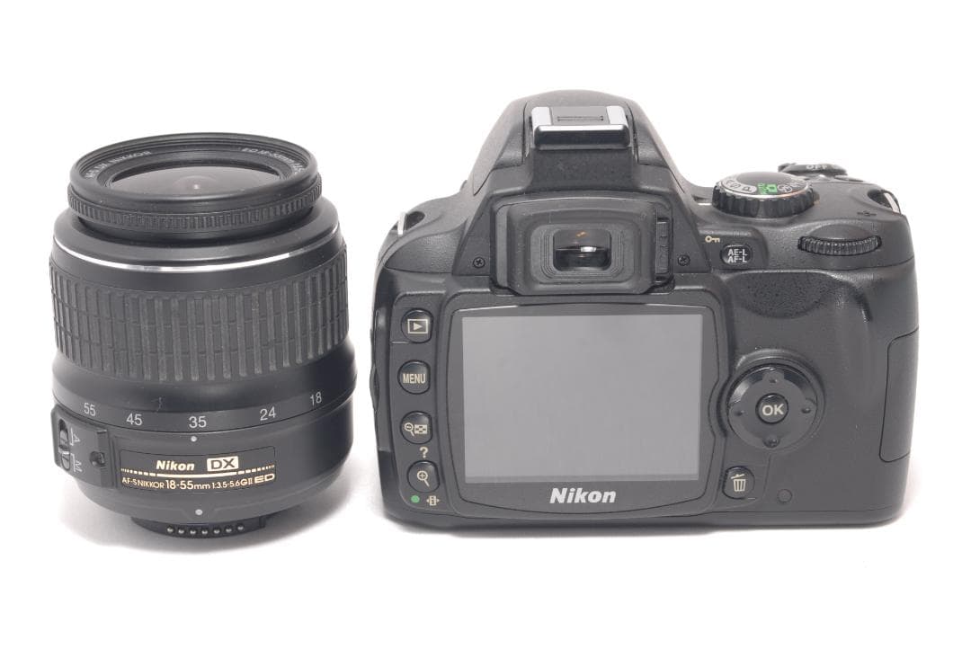 ⭐️軽くて持ち運び楽々⭐️Nikon D40　デジタル一眼レフ　ニコン