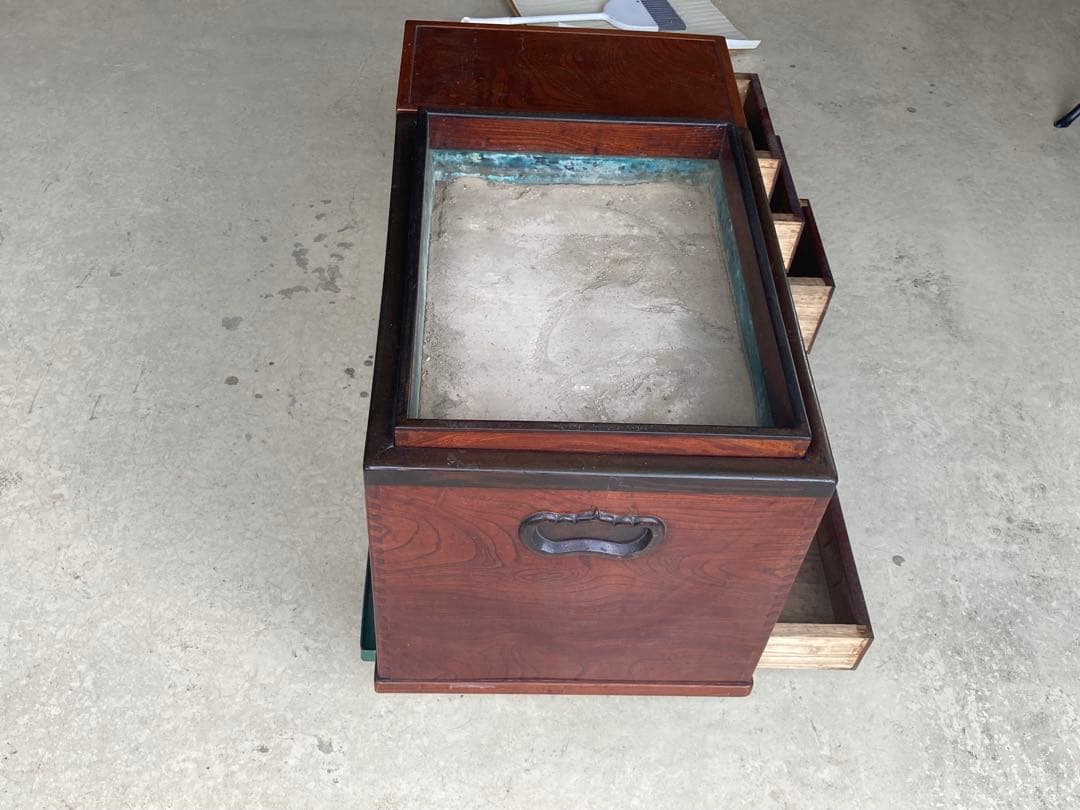 ダークブラウン 木製 大正時代の火鉢　5引き出し