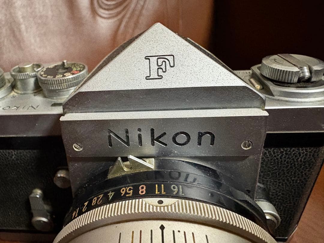 Nikon Ｆ　一眼レフカメラ Nikkor 50mmレンズ付き