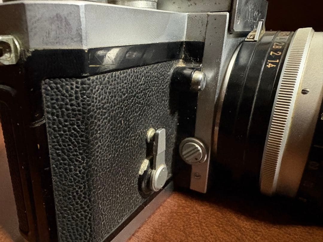 Nikon Ｆ　一眼レフカメラ Nikkor 50mmレンズ付き