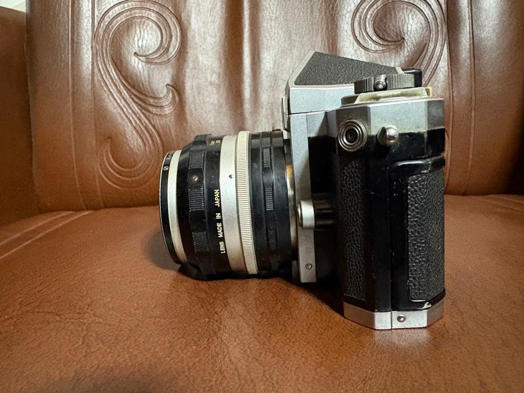 Nikon Ｆ　一眼レフカメラ Nikkor 50mmレンズ付き