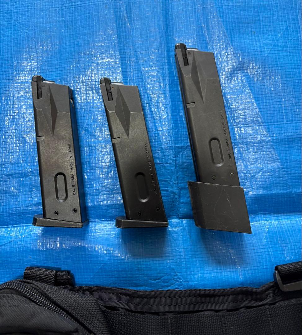 ベレッタ　ガスガン　ホルスター　ベルト　マガジン　セット