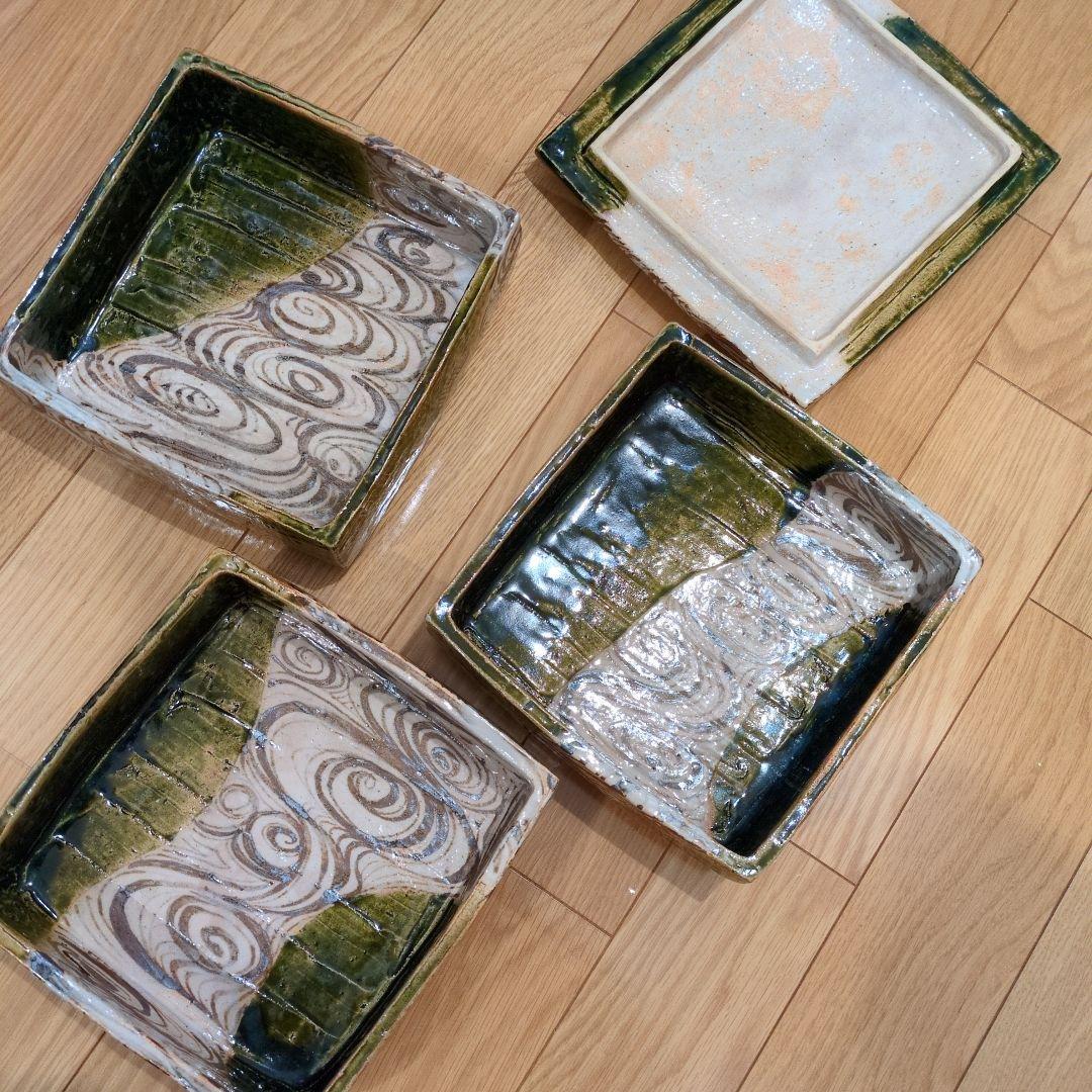 小泉蔵珍　渦巻き模様の陶器3段重ねボックス