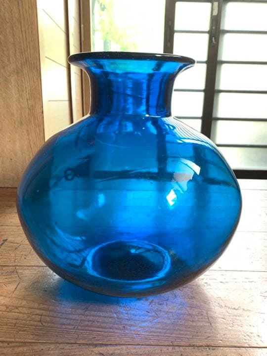 瑠璃色　ガラス　花瓶