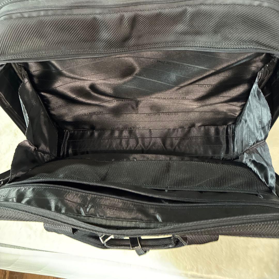 ゼロハリバートン キャリー付 ビジネスバッグ 黒 2輪　高級 ビジネス　出張