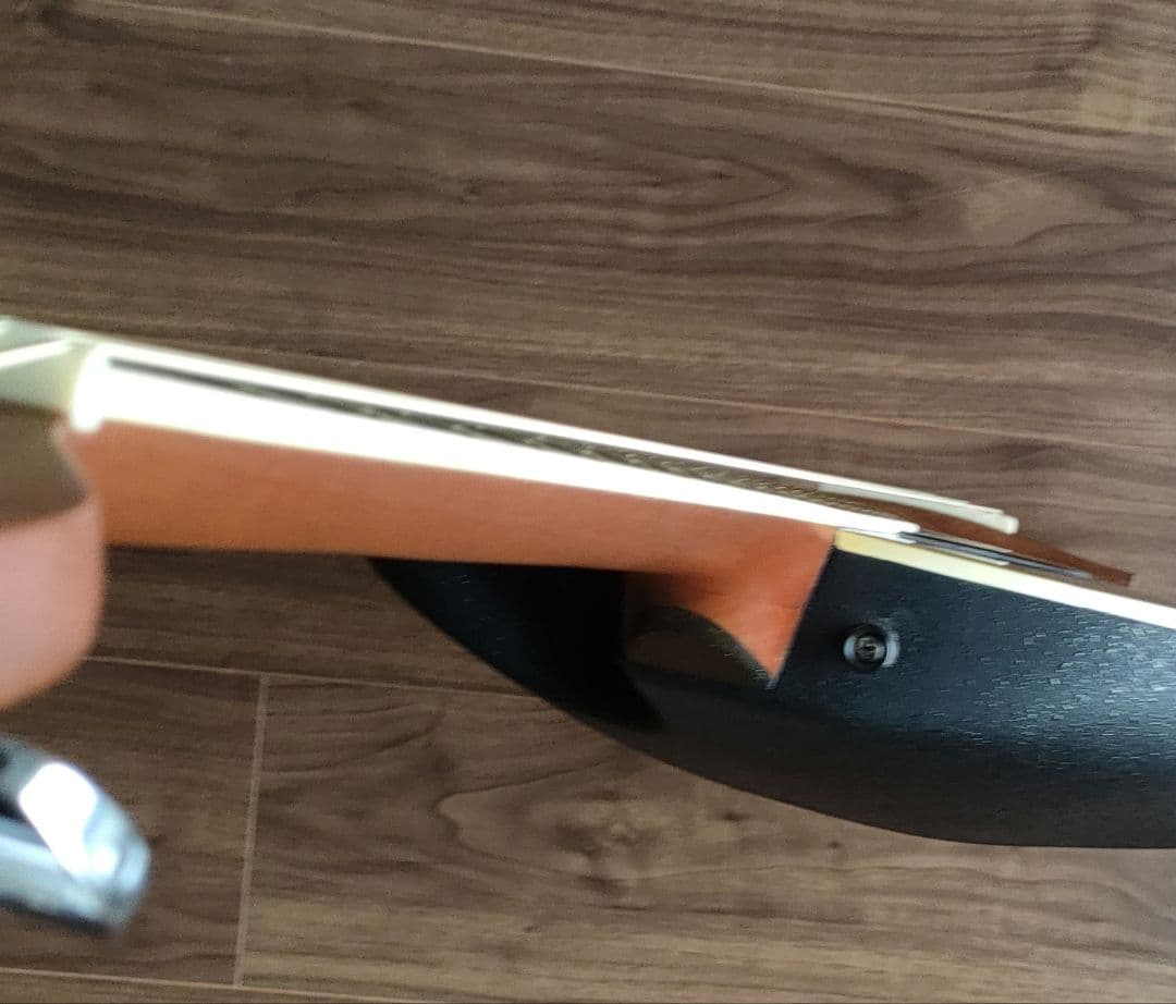 Celebrity by Ovation CC57 エレアコ（ケース付き）