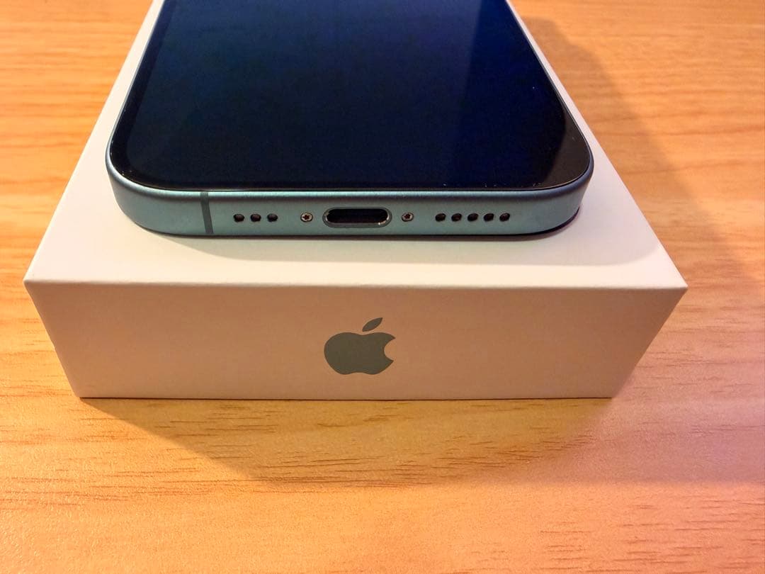 【美品】Apple iPhone 16 本体 ティール 128GB