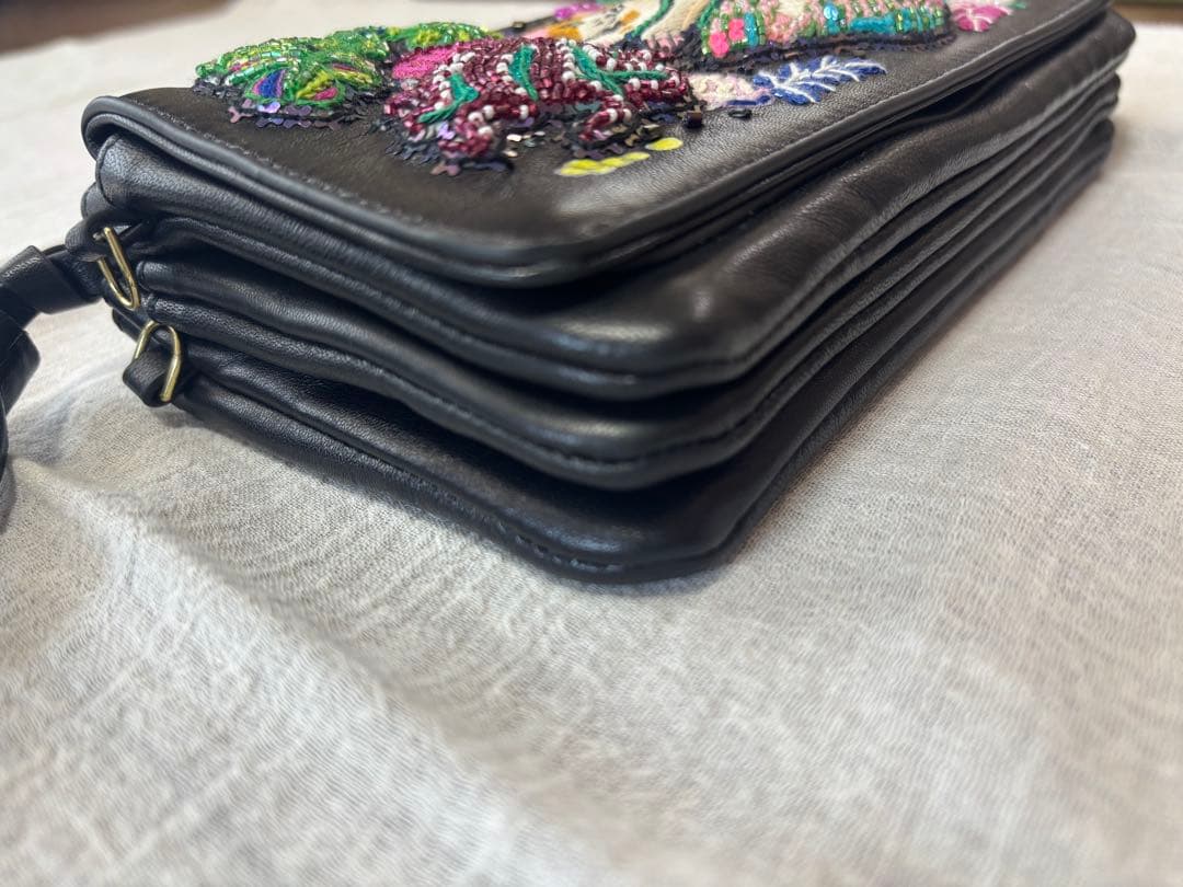 ヒグチユウコ　お財布バッグ