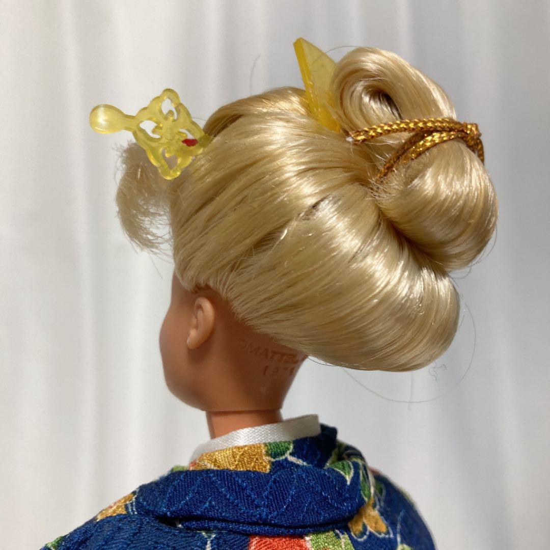 バービー　日本髪(実際の美容院)で結ってもらった、手作りの着物セットをお召しです