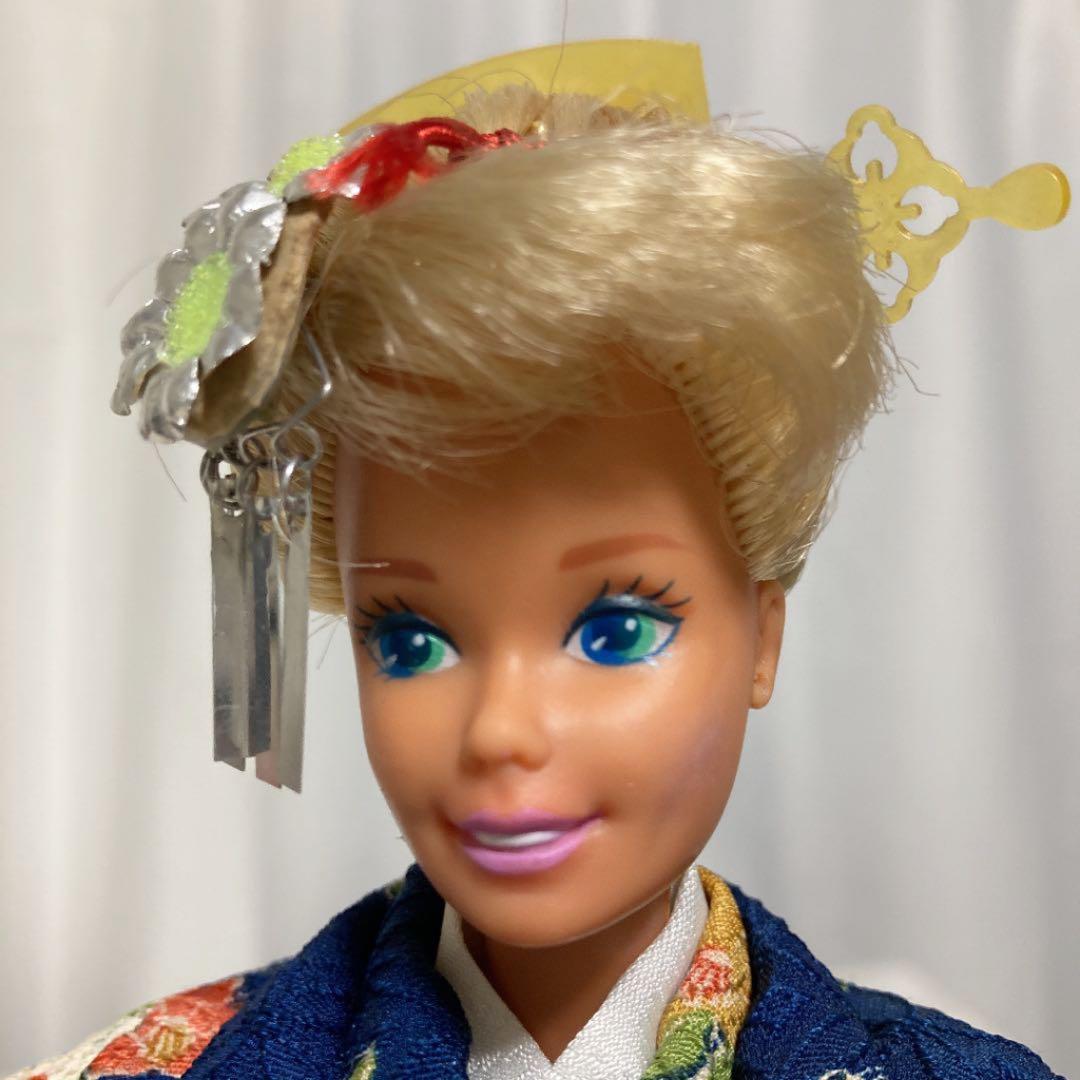 バービー　日本髪(実際の美容院)で結ってもらった、手作りの着物セットをお召しです