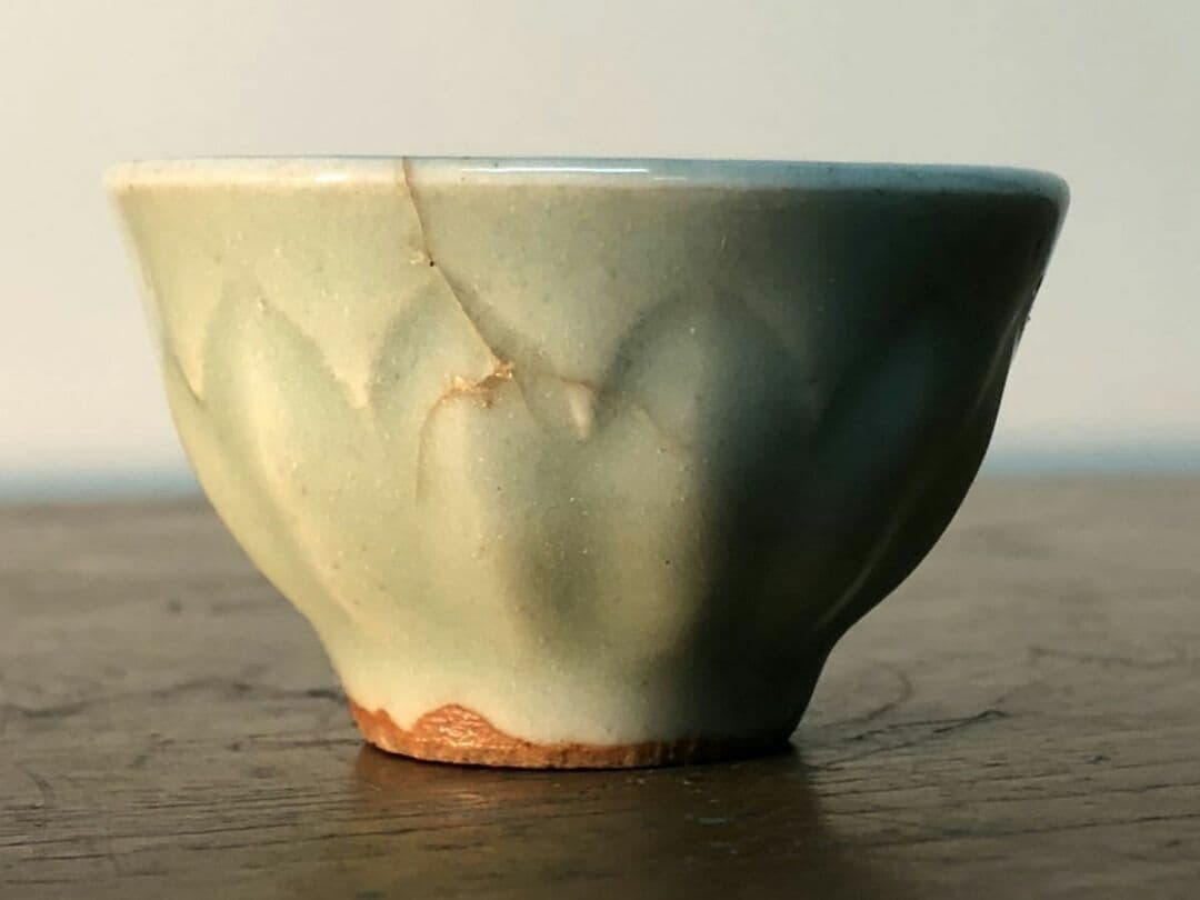 希少 初期作 河井寛次郎 彫蓮弁文 青瓷酒盃 「鐘渓窯」