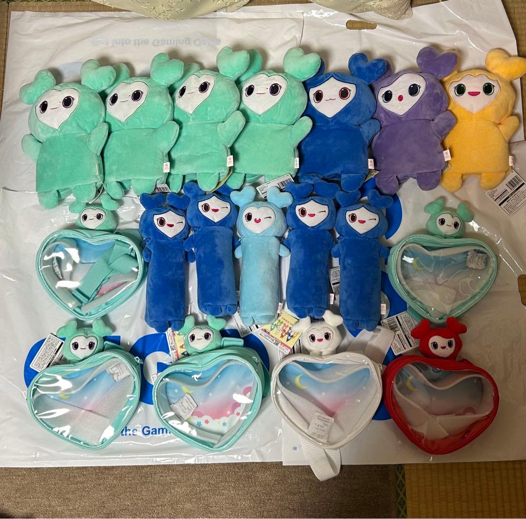 TWICE LOVELYS ぬいぐるみパペット のびふにゃポーチ ボディバッグ