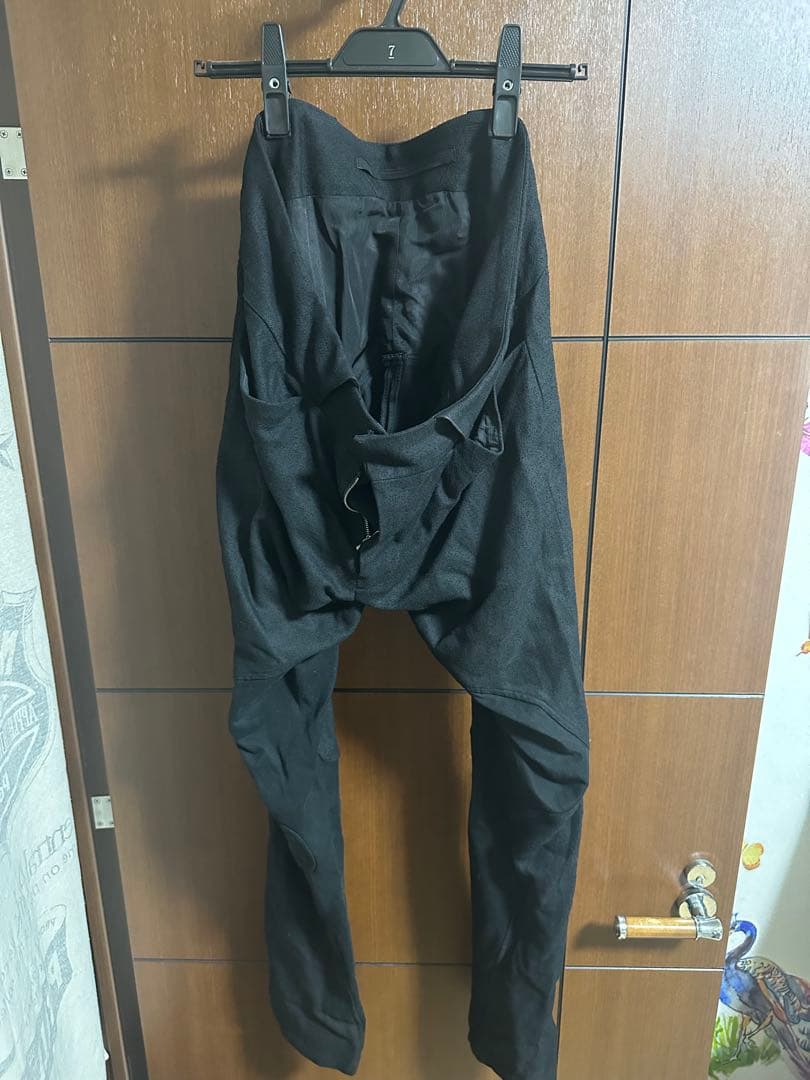 JULIUS（ユリウス）ブラック サルエルパンツ