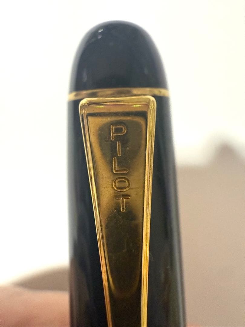 黒い万年筆 ペン先14k