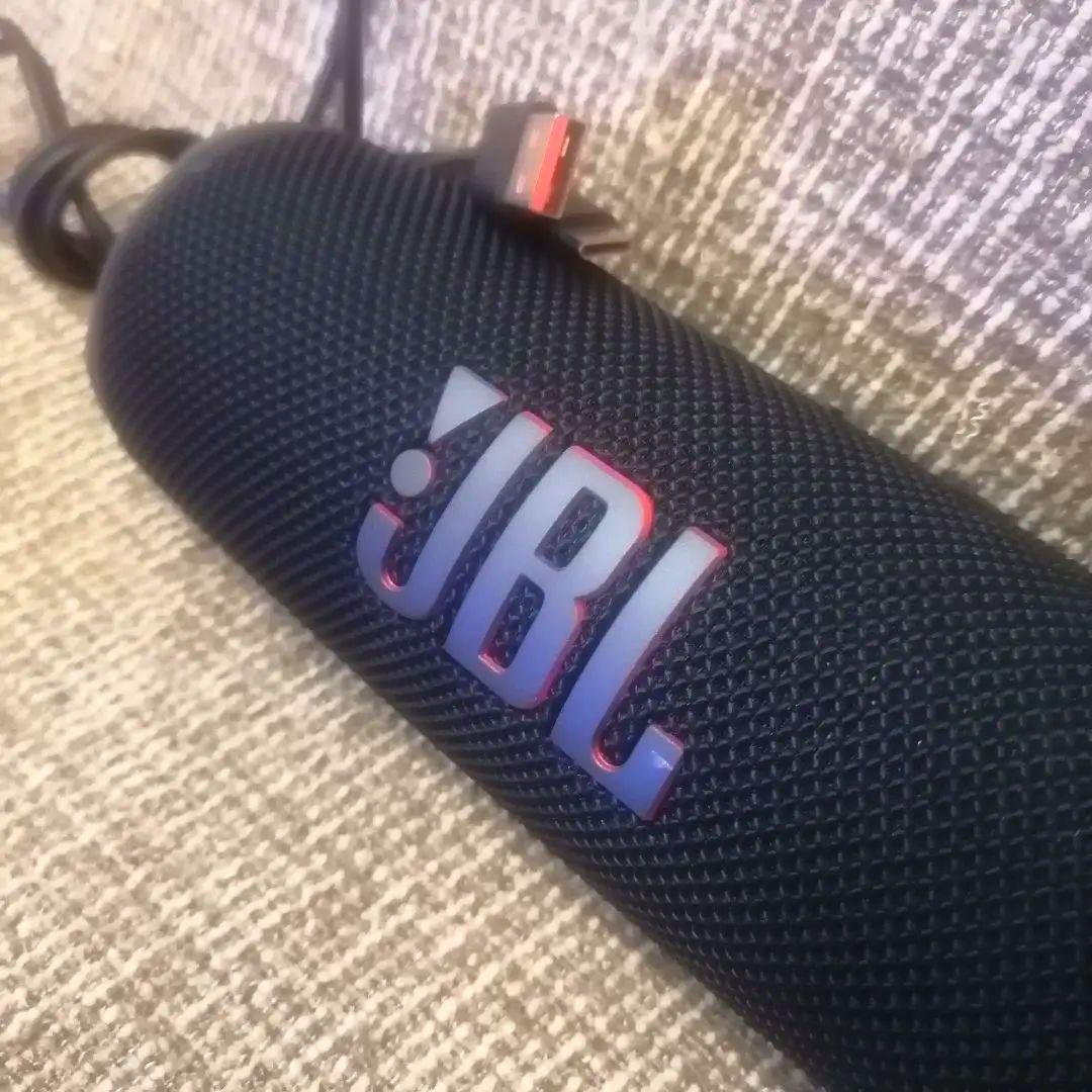 JBL FLIP6 ワイヤレススピーカー ブラック