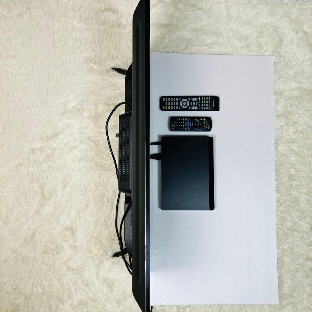 山善ハイビジョン液晶テレビ 32型　Panasonic ブルーレイプレーヤー