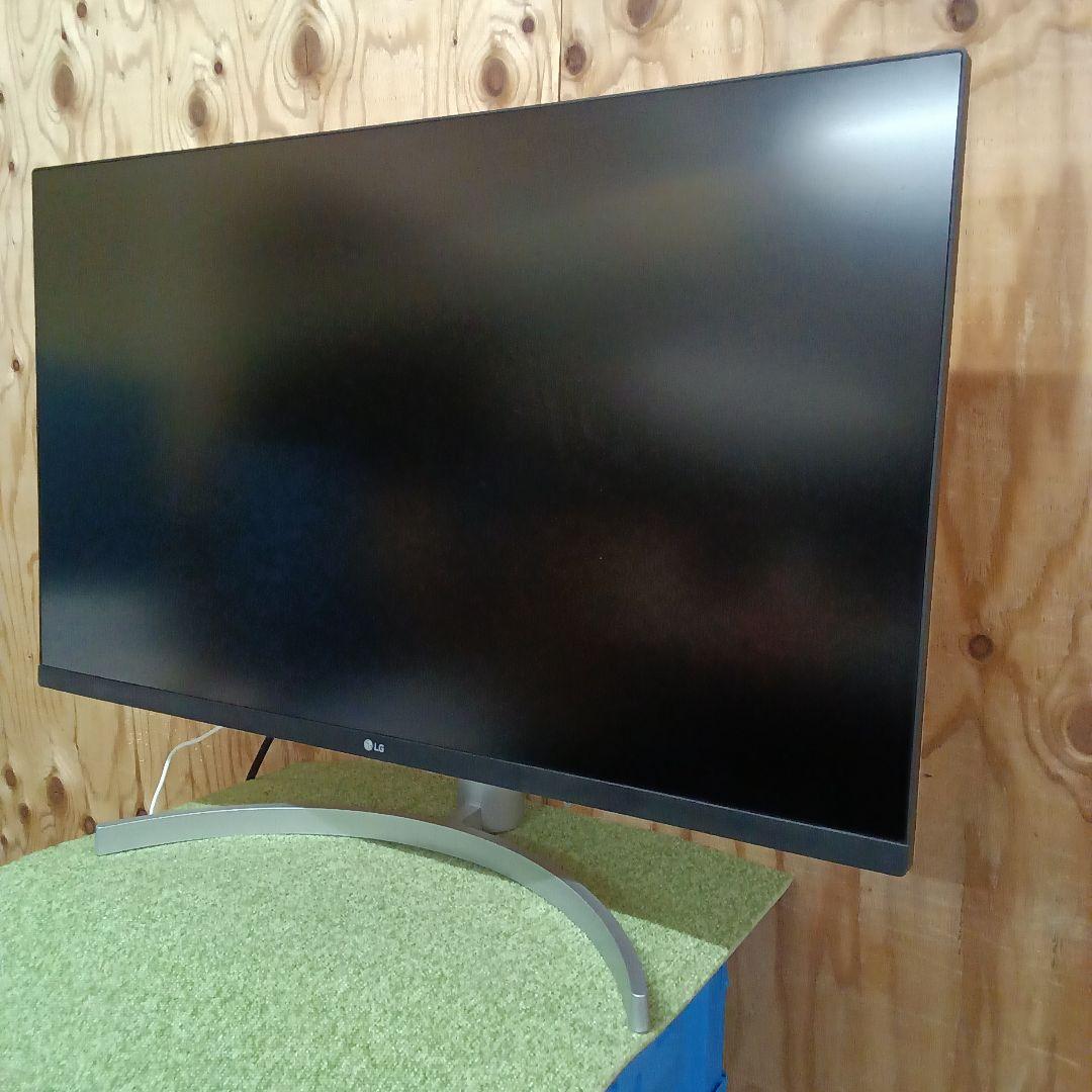 TOMO31.5インチ4K液晶モニターLG32UN550-W ①