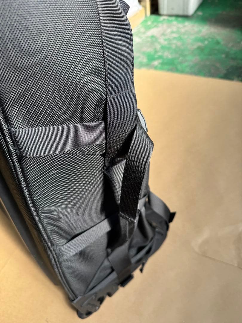 モンベル　ウィーリーダッフル80