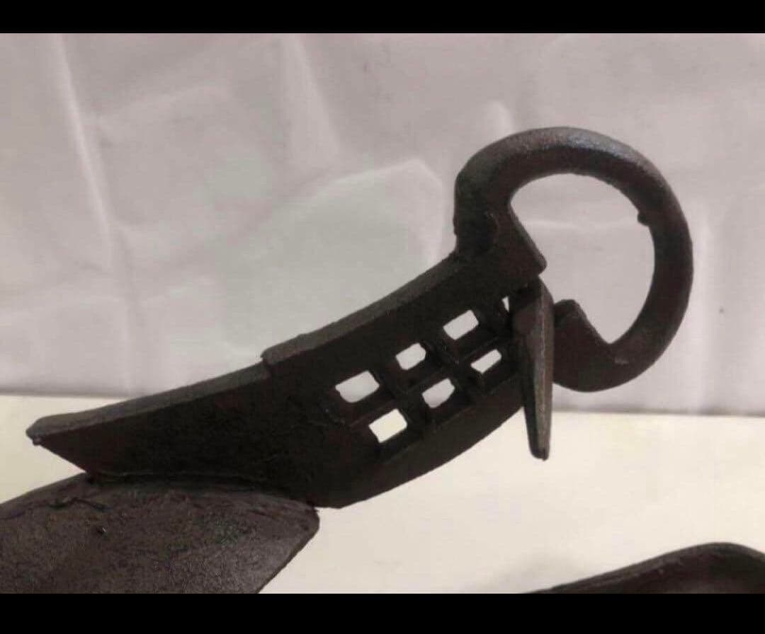 鉄製 アイアン 鎧 あぶみ 馬具 花器 左右セット