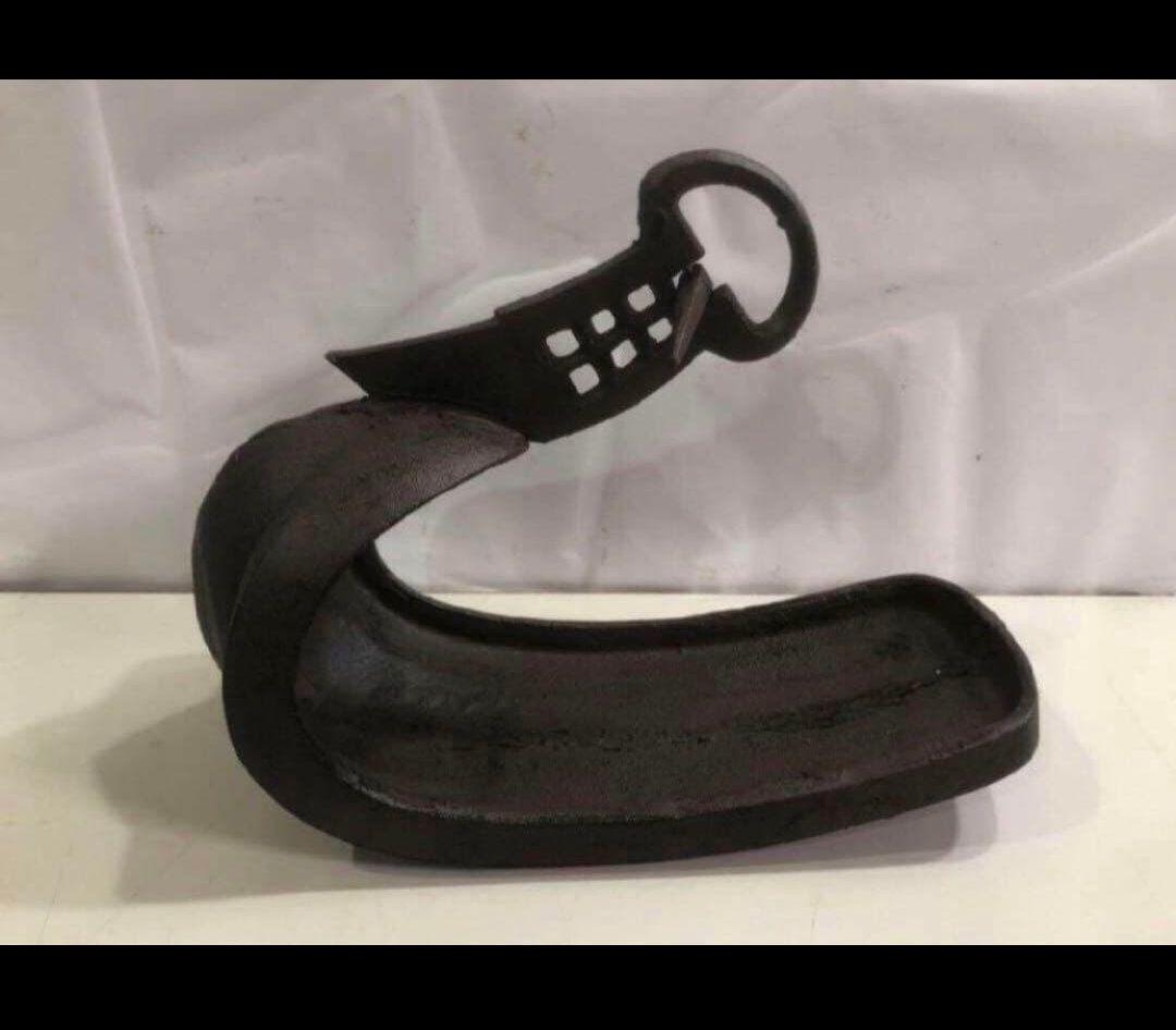 鉄製 アイアン 鎧 あぶみ 馬具 花器 左右セット