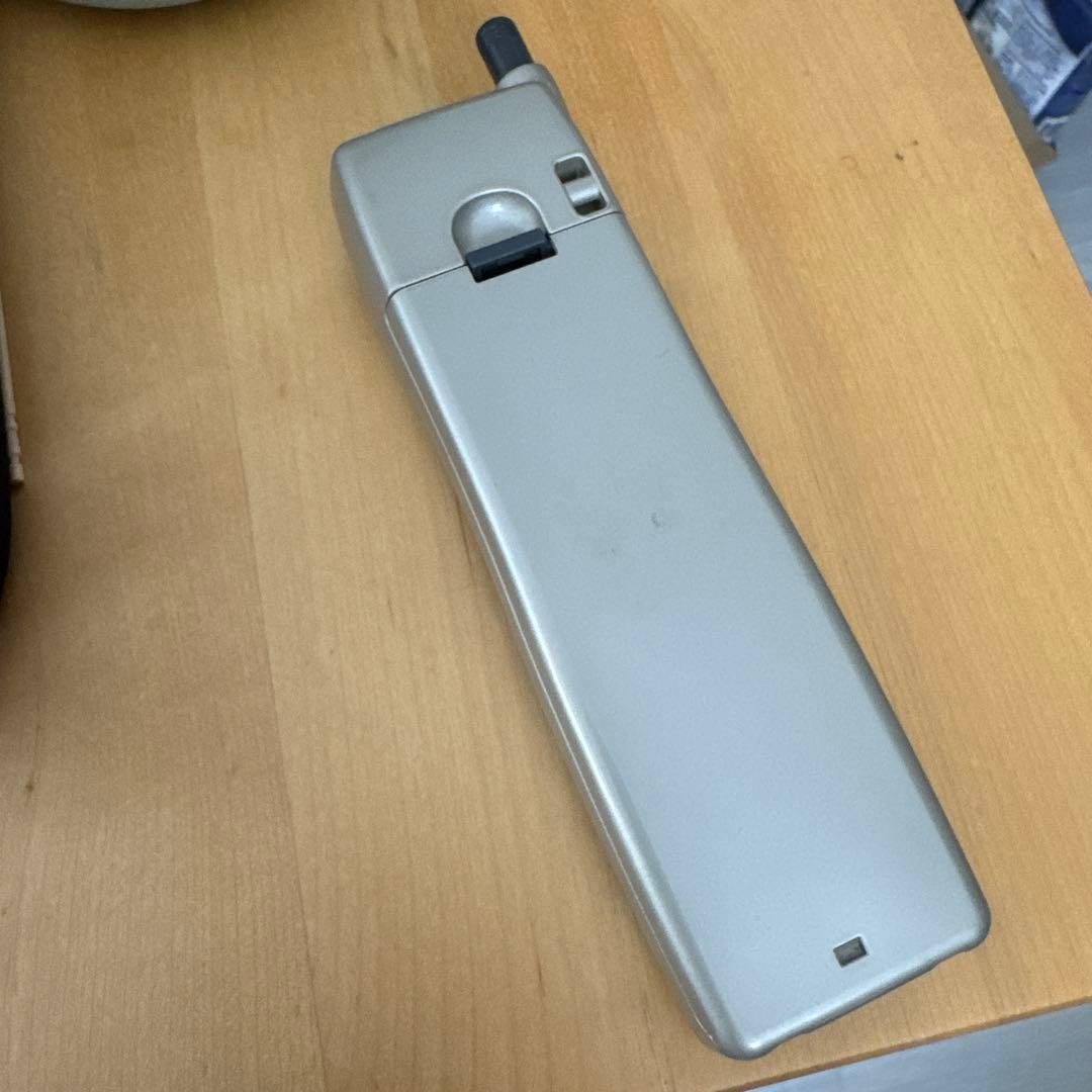 docomo P101 HYPER デジタルムーバ シャンパンゴールド mova