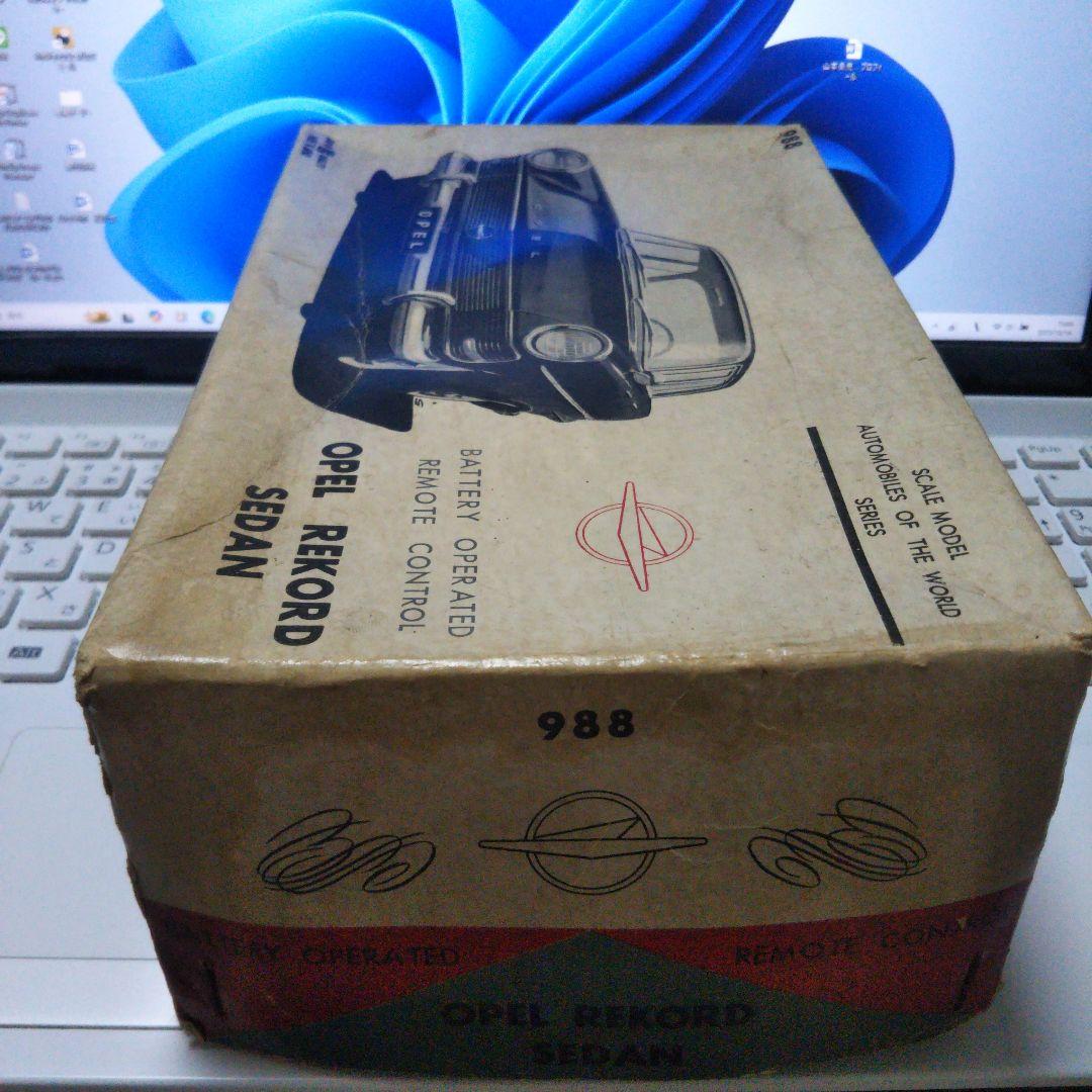 マ*ン様 オペル・レコード　セダン ブリキ　リモコンカー 　旧バンダイ　箱付き