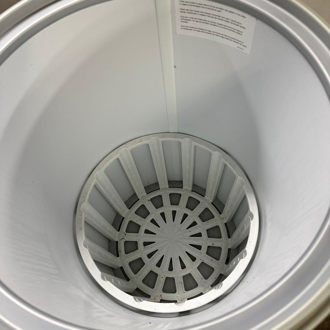 希少 レッドブル 缶型 冷蔵庫 送料込み RED BULL