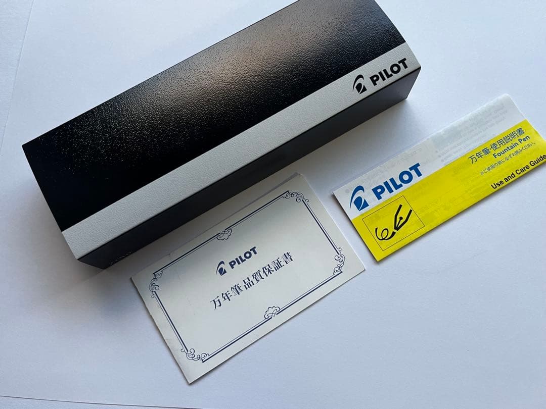 Pilot キャップレス 絣 ホワイト F 限定