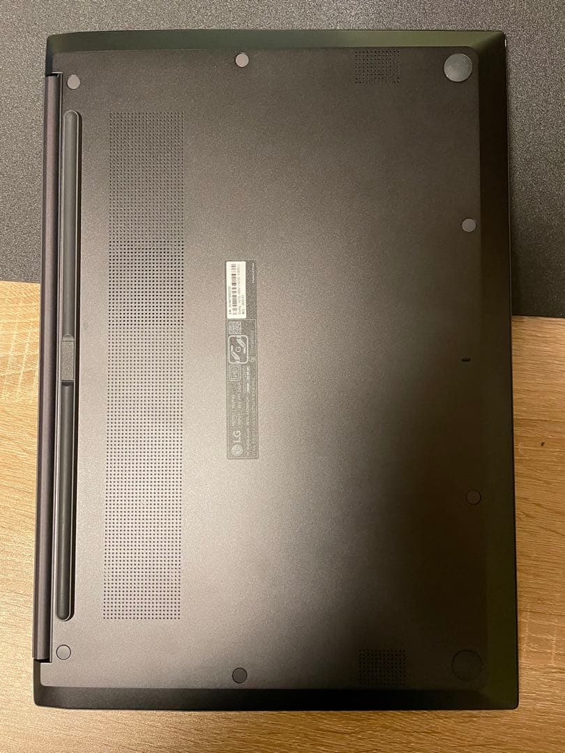 LG Ultra 16U70Q　超軽量　16インチ　メーカー保証2026年12月