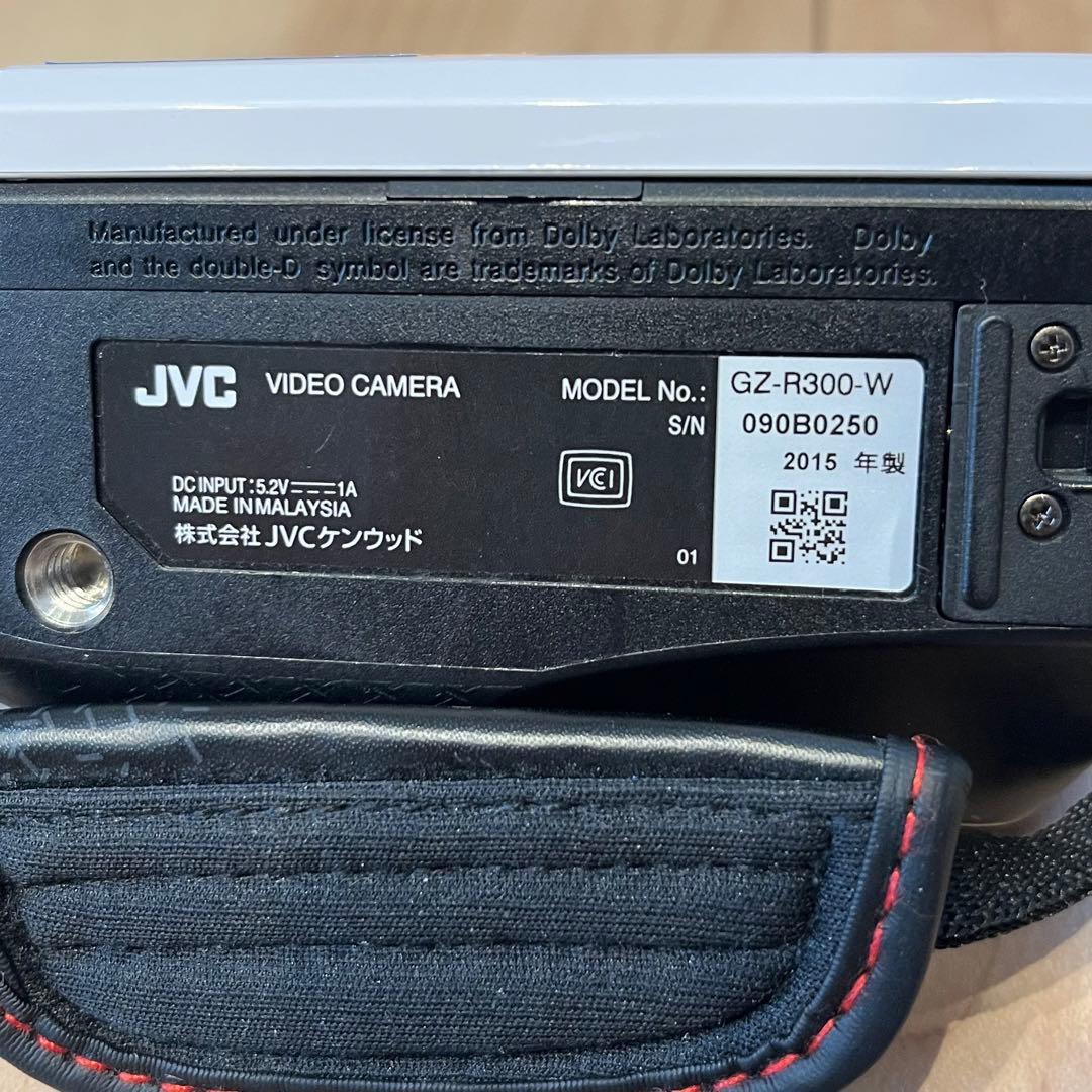 《送料込》JVCケンウッド ビデオカメラ　防水　GZ-R300-W 充電器等